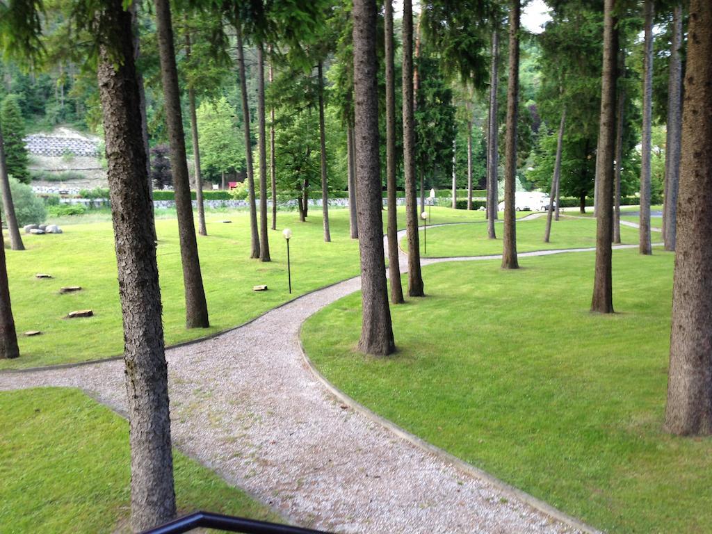 Residenza Finestra Sul Parco Apartment Комано Терме Екстериор снимка