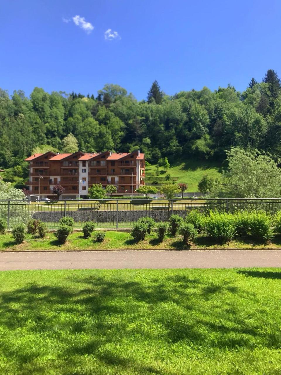 Residenza Finestra Sul Parco Apartment Комано Терме Екстериор снимка